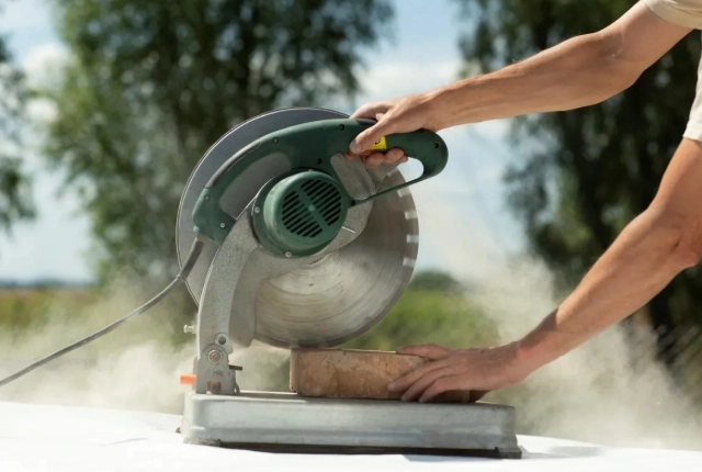 Cut Brick Using a Circular Saw Blade